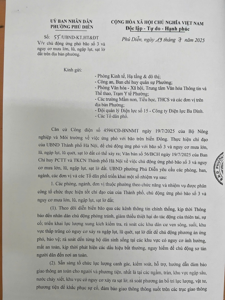 Phường Phú Diễn chủ động ứng phó bão số 3 và nguy cơ mưa lớn, lũ, ngập lụt, sạt lở trên địa bàn phường- Ảnh 1.