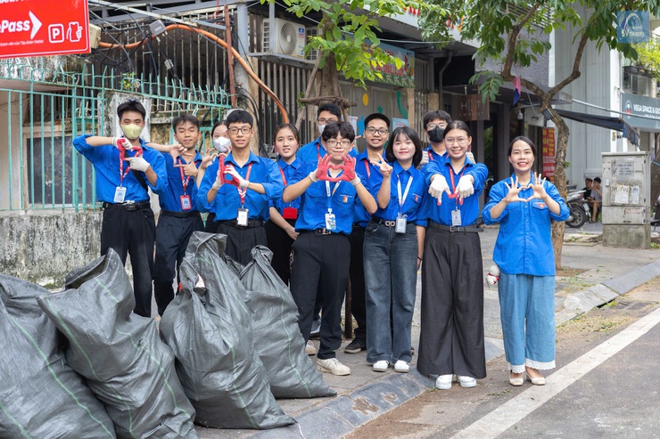 Đoàn Thanh niên phường Hai Bà Trưng ra quân Ngày Chủ nhật xanh lần thứ IV năm 2025.- Ảnh 2.
