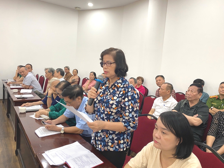 Tổ đại biểu số 6 - HĐND thành phố Hà Nội tiếp xúc cử tri các phường: Cầu Giấy, Yên Hòa, Nghĩa Đô sau kỳ họp thường lệ giữa năm 2025- Ảnh 4.