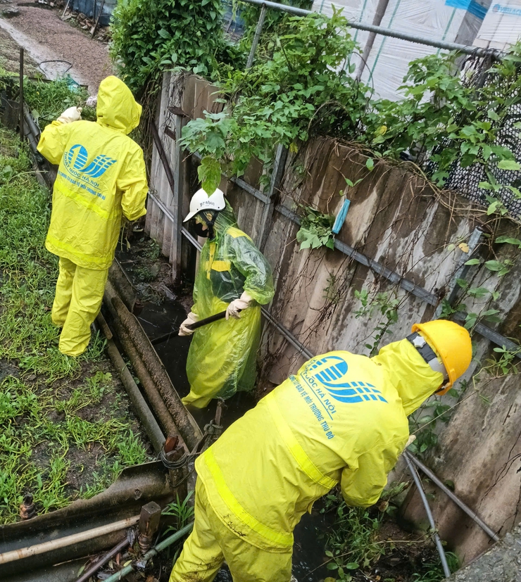 Tập trung triển khai các nhiệm vụ ứng phó, khắc phục hậu quả do bão, lũ gây ra- Ảnh 1.