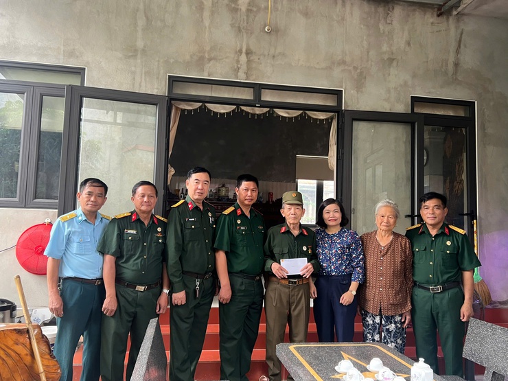 Hội Cựu chiến binh xã Nội Bài thiết thực tri ân người có công- Ảnh 1.