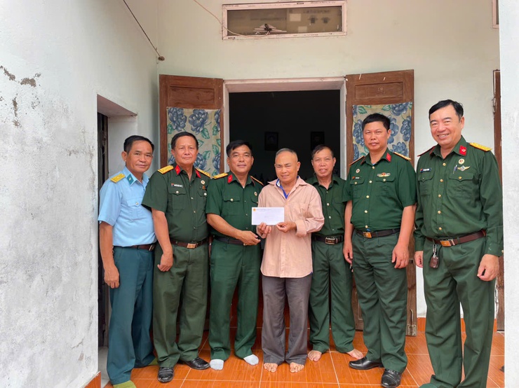 Hội Cựu chiến binh xã Nội Bài thiết thực tri ân người có công- Ảnh 4.