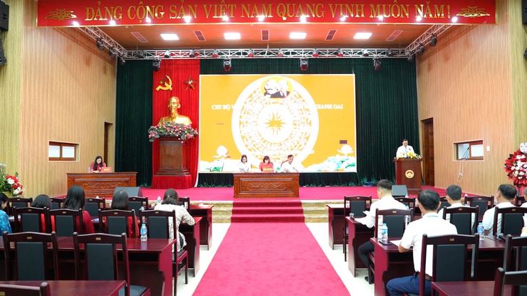Đại hội Chi bộ Văn phòng HĐND và UBND xã Thanh Oai lần thứ Nhất, nhiệm kỳ 2025 - 2030- Ảnh 1.