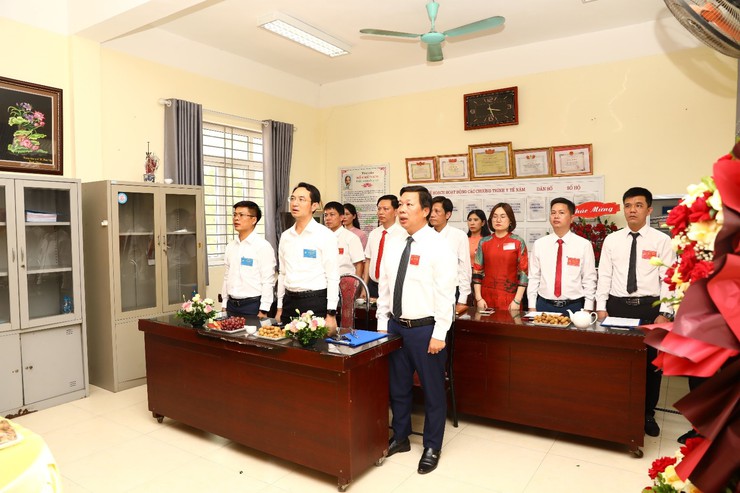 Các Chi bộ trực thuộc Đảng bộ UBND xã Sơn Đồng tổ chức Đại hội nhiệm kỳ 2025 - 2030- Ảnh 19.