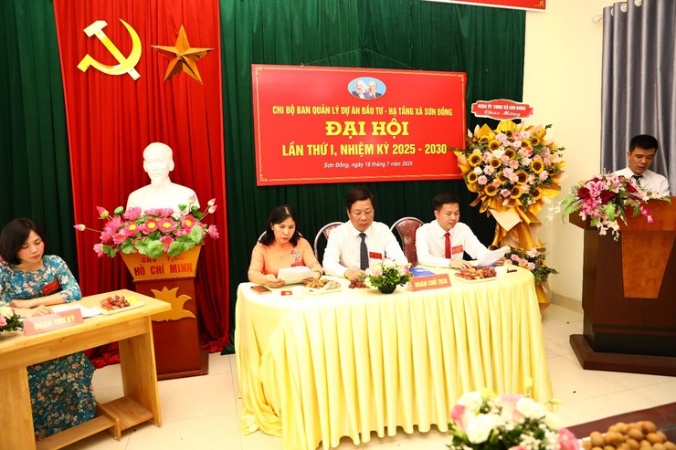 Các Chi bộ trực thuộc Đảng bộ UBND xã Sơn Đồng tổ chức Đại hội nhiệm kỳ 2025 - 2030- Ảnh 23.