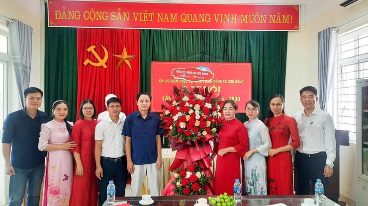 Các Chi bộ trực thuộc Đảng bộ UBND xã Sơn Đồng tổ chức Đại hội nhiệm kỳ 2025 - 2030- Ảnh 24.