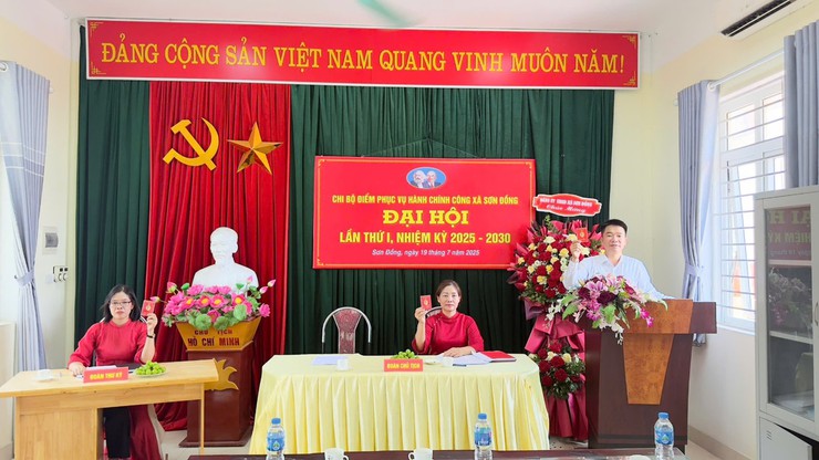 Các Chi bộ trực thuộc Đảng bộ UBND xã Sơn Đồng tổ chức Đại hội nhiệm kỳ 2025 - 2030- Ảnh 26.