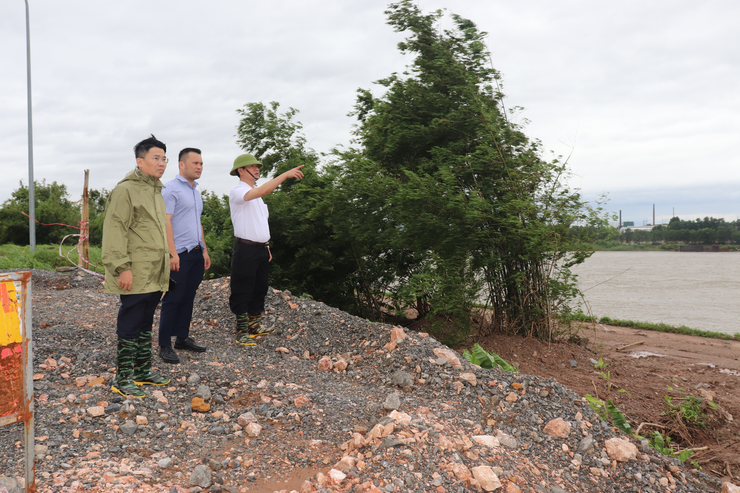 Lãnh đạo xã Thuận An kiểm tra công tác ứng phố bão số 3- WIPHA- Ảnh 3.