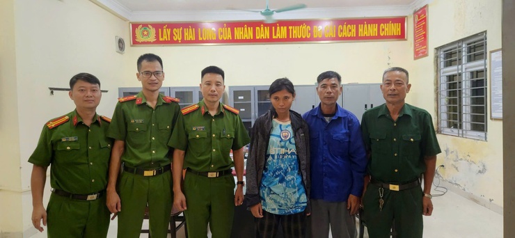 Biểu dương hành động đẹp của Công an xã trong mưa bão- Ảnh 3.
