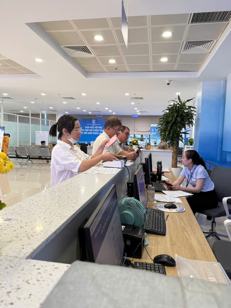 Công bố người phát ngôn và cung cấp thông tin báo chí của Trung tâm Phục vụ hành chính công Thành phố- Ảnh 1.