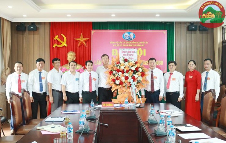 Đại hội chi bộ cơ quan Uỷ ban Kiểm tra Đảng uỷ xã Phú Cát lần thứ I, nhiệm kỳ 2025-2030- Ảnh 4.