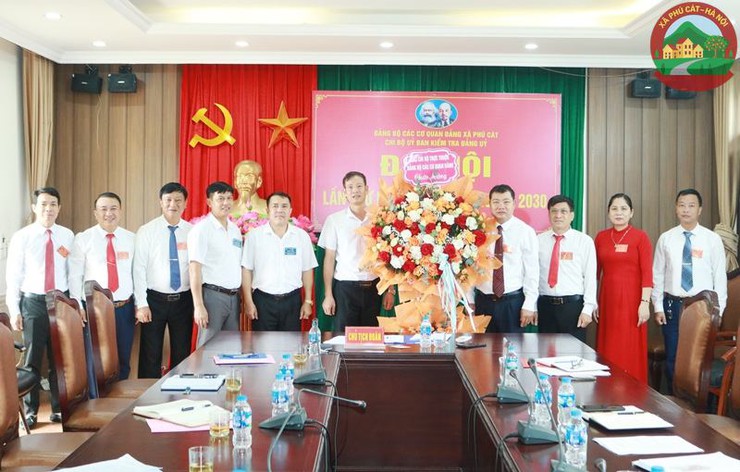 Đại hội chi bộ cơ quan Uỷ ban Kiểm tra Đảng uỷ xã Phú Cát lần thứ I, nhiệm kỳ 2025-2030- Ảnh 5.