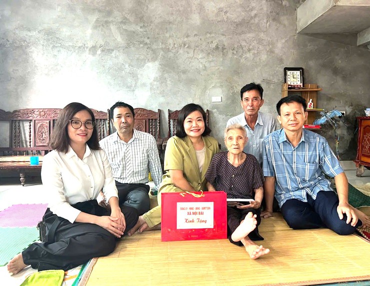 LÃNH ĐẠO XÃ NỘI BÀI THĂM, TẶNG QUÀ GIA ĐÌNH CHÍNH SÁCH NHÂN NGÀY THƯƠNG BINH LIỆT SỸ 27/7- Ảnh 6.