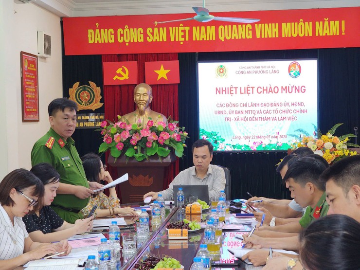 THƯỜNG TRỰC ĐẢNG ỦY PHƯỜNG LÁNG LÀM VIỆC VỚI BAN CHỈ HUY QUÂN SỰ VÀ CÔNG AN PHƯỜNG- Ảnh 8.