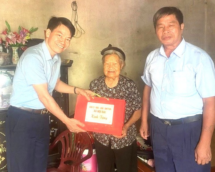 LÃNH ĐẠO XÃ NỘI BÀI THĂM, TẶNG QUÀ GIA ĐÌNH CHÍNH SÁCH NHÂN NGÀY THƯƠNG BINH LIỆT SỸ 27/7- Ảnh 9.