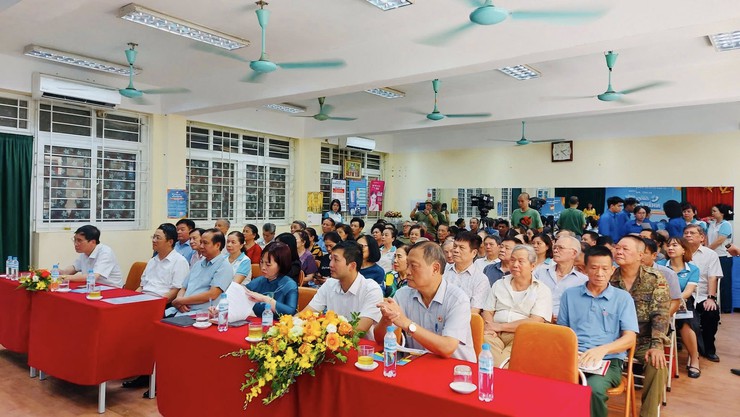 Phường Ngọc Hà ra mắt mô hình "Lắng nghe Nhân dân nói" - Gắn kết chính quyền với Nhân dân quan chuyển đổi số- Ảnh 2.