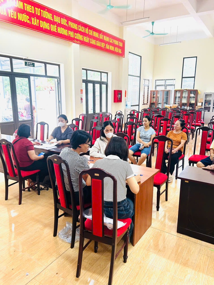 XÃ NỘI BÀI TẶNG 891 SUẤT QUÀ CHO CÁC ĐỐI TƯỢNG CHÍNH SÁCH, NGƯỜI CÓ CÔNG- Ảnh 13.