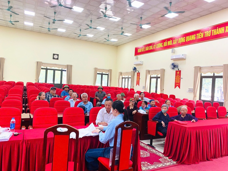 XÃ NỘI BÀI TẶNG 891 SUẤT QUÀ CHO CÁC ĐỐI TƯỢNG CHÍNH SÁCH, NGƯỜI CÓ CÔNG- Ảnh 5.