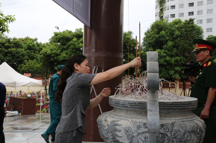 Phường Hà Đông tổ chức đón Hài cốt Liệt sĩ Vương Đức Nhiên- Ảnh 4.