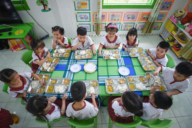Đánh giá ATTP để  tổ chức bữa ăn bán trú trên địa bàn phường- Ảnh 1.
