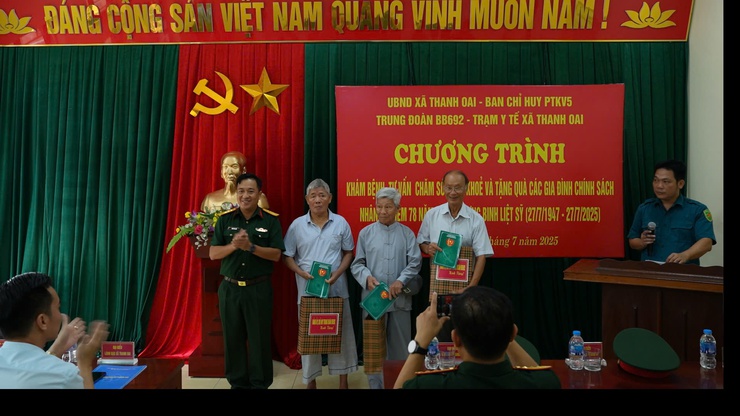 XÃ THANH OAI: TRI ÂN NGƯỜI CÓ CÔNG - LAN TỎA ĐẠO LÝ "UỐNG NƯỚC NHỚ NGUỒN"- Ảnh 2.