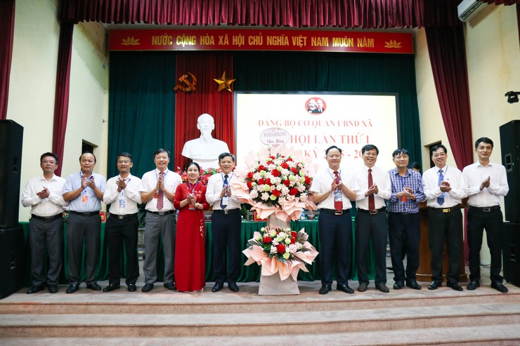 Đại hội Đảng bộ cơ quan UBND xã Chương Dương lần thứ I, nhiệm kỳ 2025 – 2030 thành công tốt đẹp- Ảnh 1.
