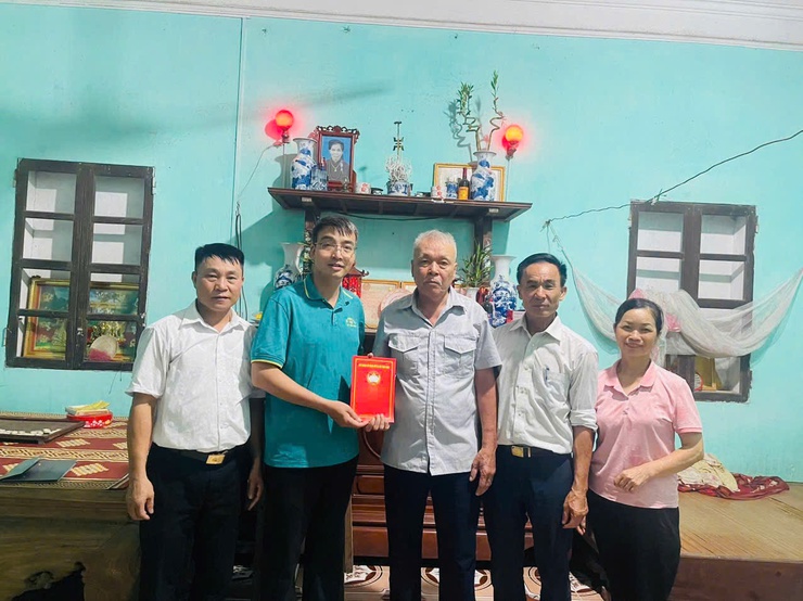 HỘI NÔNG DÂN XÃ THƯ LÂM TỔ CHỨC CHUỖI HOẠT ĐỘNG TRI ÂN NHÂN DỊP KỶ NIỆM 78 NĂM NGÀY THƯƠNG BINH - LIỆT SĨ- Ảnh 1.