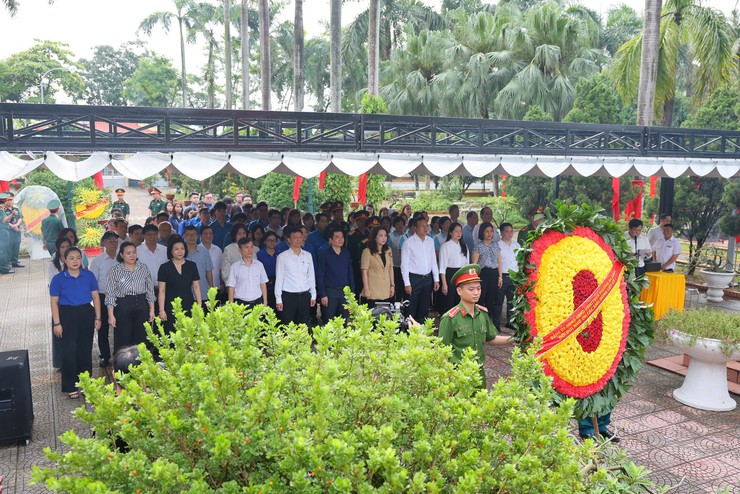Phường Ba Đình thắp sáng "lửa" tri ân- Ảnh 1.