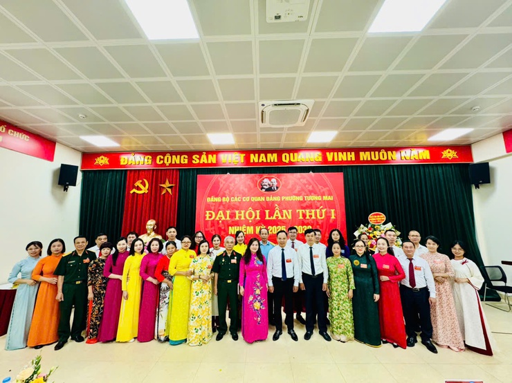 ĐẠI HỘI CÁC CƠ QUAN ĐẢNG PHƯỜNG TƯƠNG MAI LẦN THỨ I: DẤU ẤN CỦA ĐOÀN KẾT, DÂN CHỦ, KỶ CƯƠNG, ĐỘT PHÁ, PHÁT TRIỂN
- Ảnh 9.