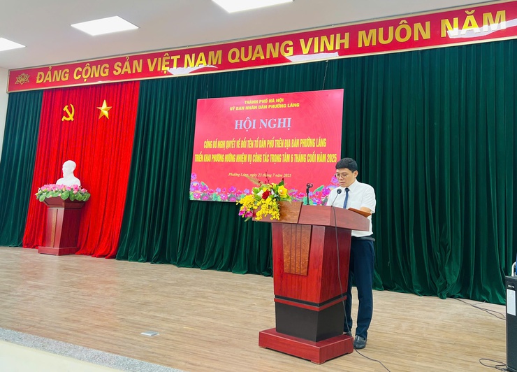 PHƯỜNG LÁNG LONG TRỌNG TỔ CHỨC HỘI NGHỊ CÔNG BỐ ĐỔI TÊN TỔ DÂN PHỐ TRÊN ĐỊA BÀN PHƯỜNG VÀ TRIỂN KHAI PHƯƠNG HƯỚNG, NHIỆM VỤ CÔNG TÁC TRỌNG TÂM 6 THÁNG CUỐI NĂM 2025.- Ảnh 4.