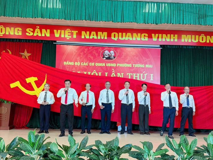 Đại hội Đảng bộ các cơ quan UBND phường Tương Mai,
lần thứ I, nhiệm kỳ 2025- 2030 thành công tốt đẹp- Ảnh 18.