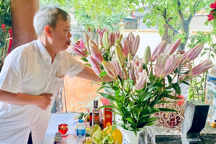 Đoàn đại biểu phường Thanh Xuân dâng hương tại Nghĩa trang Liệt sĩ Thành phố nhân kỷ niệm 78 năm ngày thương binh - liệt sĩ (27/7/1947 - 27/7/2025)- Ảnh 9.