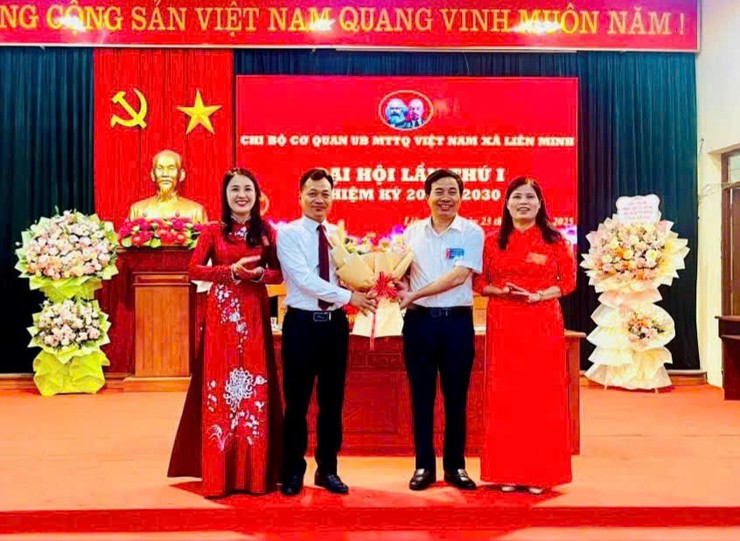 Tổ chức thành công Đại hội Chi bộ Cơ quan Ủy ban MTTQ Việt Nam xã Liên Minh lần thứ I, nhiệm kỳ 2025-2030- Ảnh 4.