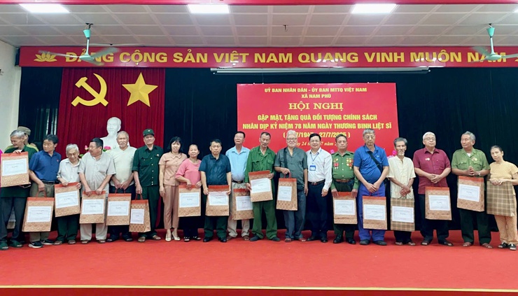 Xã Nam Phù tri ân sự hy sinh, cống hiến của các thương binh và gia đình chính sách- Ảnh 9.