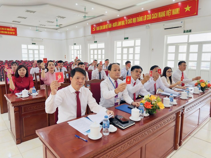 ĐẠI HỘI ĐẢNG BỘ CÁC CƠ QUAN ĐẢNG XÃ BA VÌ LẦN THỨ I, NHIỆM KỲ 2025–2030- Ảnh 7.