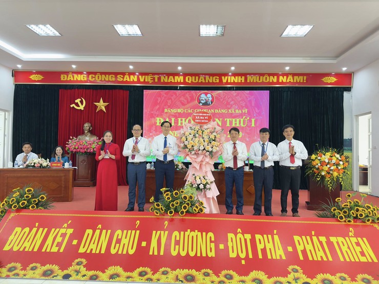 ĐẠI HỘI ĐẢNG BỘ CÁC CƠ QUAN ĐẢNG XÃ BA VÌ LẦN THỨ I, NHIỆM KỲ 2025–2030- Ảnh 4.