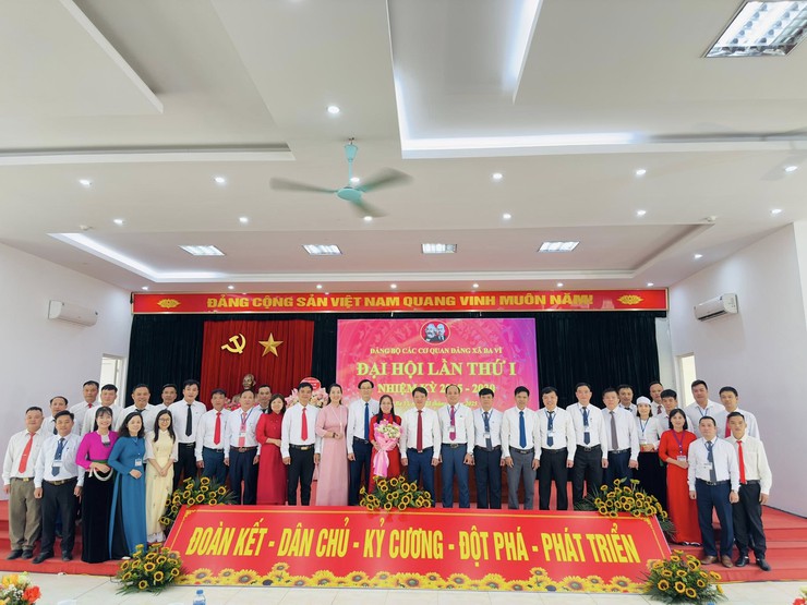 ĐẠI HỘI ĐẢNG BỘ CÁC CƠ QUAN ĐẢNG XÃ BA VÌ LẦN THỨ I, NHIỆM KỲ 2025–2030- Ảnh 1.