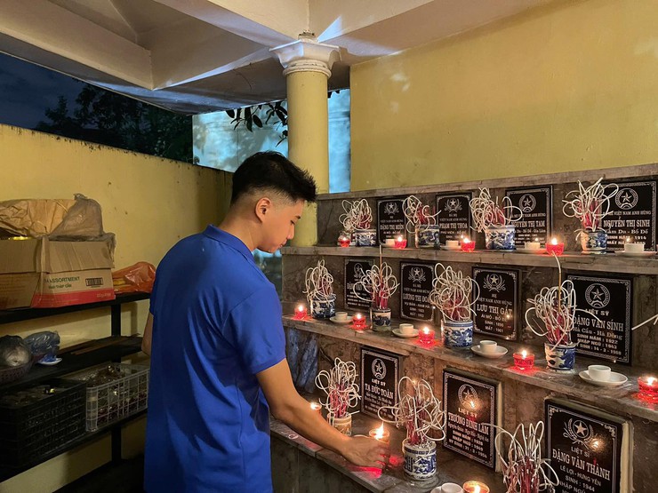 Lễ Thắp nến tri ân kỷ niệm 78 năm Ngày Thương binh - Liệt sĩ (27/7/1947 - 27/7/2025)- Ảnh 14.