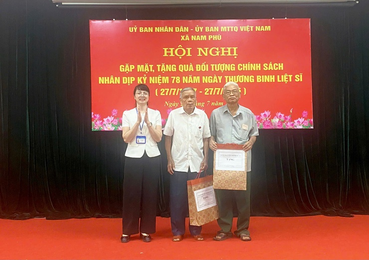 Xã Nam Phù tri ân sự hy sinh, cống hiến của các thương binh và gia đình chính sách- Ảnh 8.