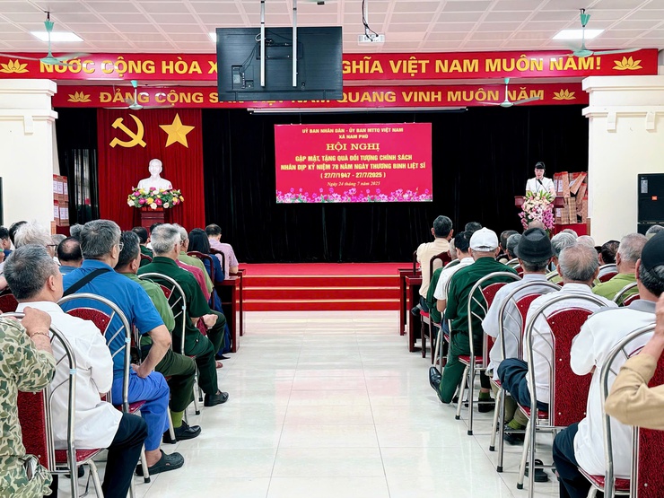 Xã Nam Phù tri ân sự hy sinh, cống hiến của các thương binh và gia đình chính sách- Ảnh 2.