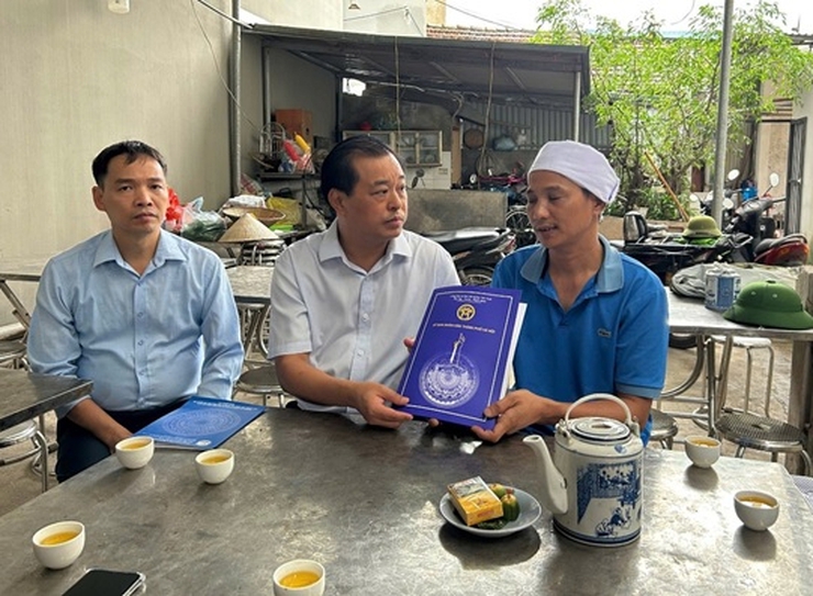 Lãnh đạo Sở Y tế Hà Nội thăm hỏi, động viên gia đình, nạn nhân bị ảnh hưởng do vụ lật tàu tại Quảng Ninh- Ảnh 5.