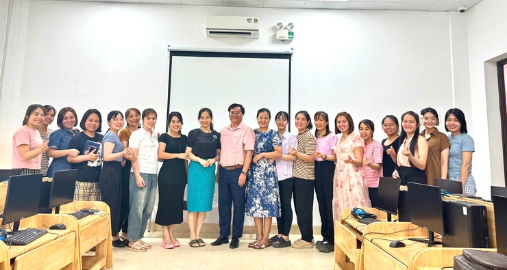 Cán bộ, giáo viên trường Mầm non Trần Phú tích cực sử dụng trí tuệ nhân tạo AI trong giáo dục và chuyển đổi số - Ảnh 4.