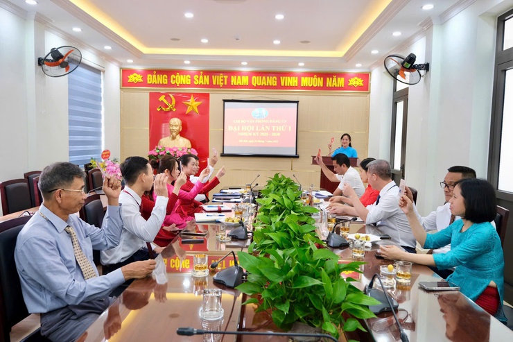 5/5 CHI BỘ TRỰC THUỘC ĐẢNG BỘ CÁC CƠ QUAN ĐẢNG XÃ NỘI BÀI TỔ CHỨC THÀNH CÔNG ĐẠI HỘI LẦN THỨ I, NHIỆM KỲ 2025-2030- Ảnh 5.