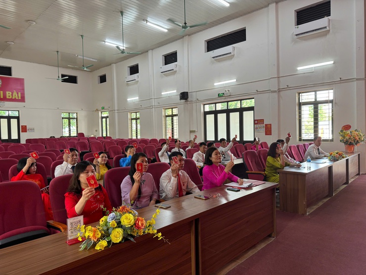 5/5 CHI BỘ TRỰC THUỘC ĐẢNG BỘ CÁC CƠ QUAN ĐẢNG XÃ NỘI BÀI TỔ CHỨC THÀNH CÔNG ĐẠI HỘI LẦN THỨ I, NHIỆM KỲ 2025-2030- Ảnh 13.