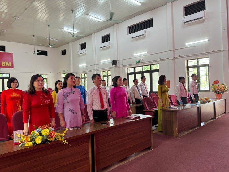 Chi bộ Cơ quan Ủy ban Mặt trận Tổ quốc Việt Nam xã Nội Bài tổ chức thành công Đại hội lần thứ I, nhiệm kỳ 2025 - 2030
- Ảnh 3.