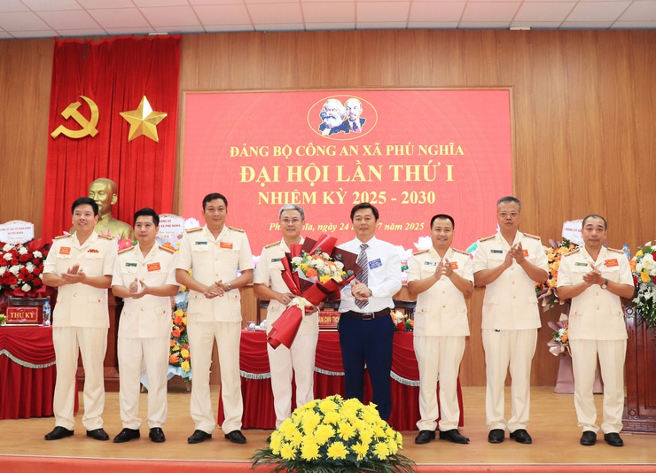 Đại hội Đảng bộ Công an xã Phú Nghĩa lần thứ nhất, nhiệm kỳ 2025 – 2030: Đánh dấu bước phát triển mới trong xây dựng lực lượng Công an xã trong giai đoạn hiện nay- Ảnh 6.