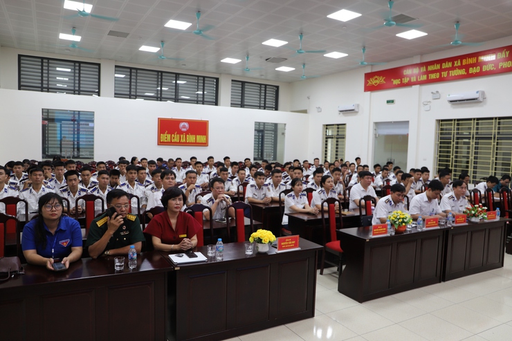 XÃ BÌNH MINH PHỐI HỢP VỚI TRUNG TÂM ĐÀO TẠO VÀ BỒI DƯỠNG NGHIỆP VỤ CẢNH SÁT BIỂN LÀM CÔNG TÁC DÂN VẬN: LAN TỎA NGHĨA TÌNH QUÂN - DÂN, XÂY DỰNG QUÊ HƯƠNG GIÀU ĐẸP - VĂN MINH- Ảnh 1.