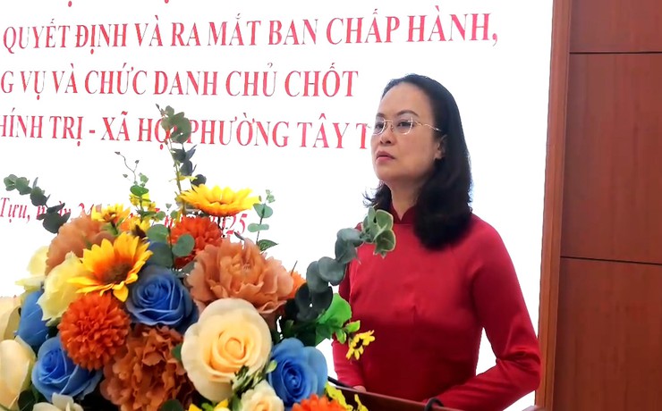 Phường Tây Tựu công bố quyết định và ra mắt các đoàn thể chính trị - xã hội- Ảnh 2.