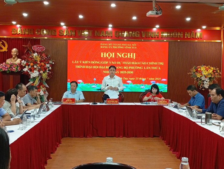 Phường Vĩnh Tuy tổ chức Hội nghị lấy ý kiến đóng góp vào Dự thảo Báo cáo chính trị trình Đại hội Đảng bộ lần thứ I, nhiệm kỳ 2025-2030.- Ảnh 4.