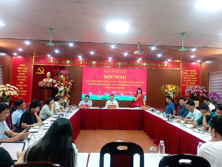 Phường Vĩnh Tuy tổ chức Hội nghị lấy ý kiến đóng góp vào Dự thảo Báo cáo chính trị trình Đại hội Đảng bộ lần thứ I, nhiệm kỳ 2025-2030.- Ảnh 1.